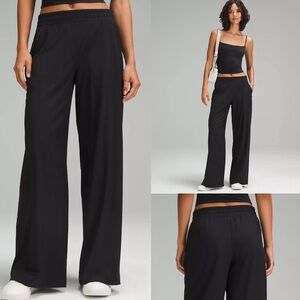 NWOT Lululemon Swift Mid-Rise Wide-Leg Pant SZ. 12